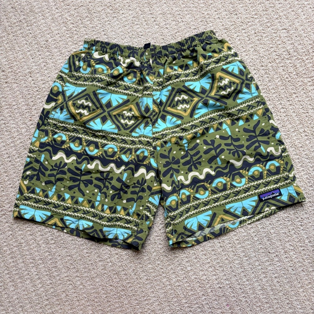 Patagonia Baggies 7 inseam Shorts Mens Small Green Geometric Tribal Print